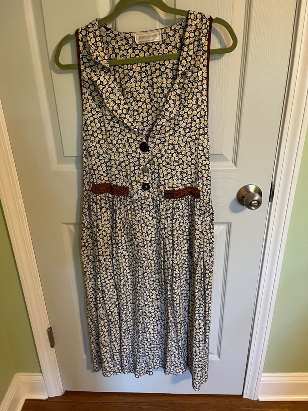 Sleeveless Blue Floral Midi Dress with Button Front
